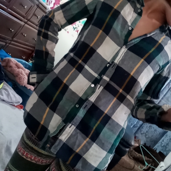 Button up flannel - Picture 1 of 1